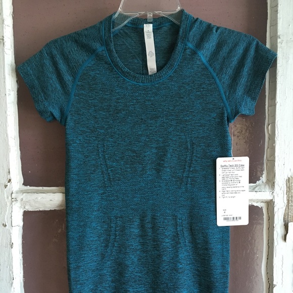 lululemon athletica Tops - Lululemon Swiftly Tech SS Crew size 4 NWT